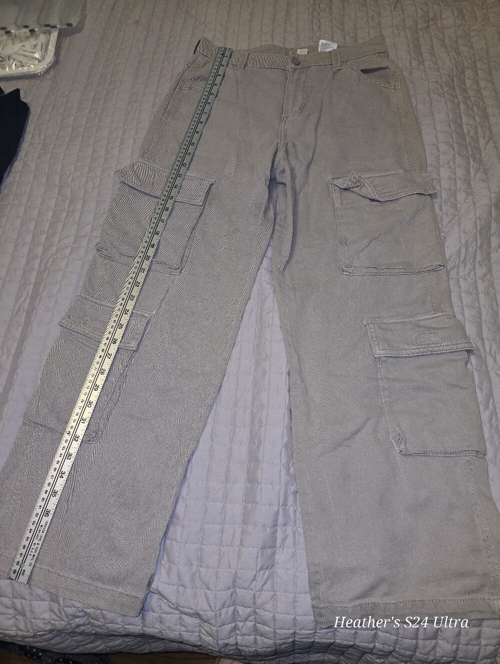 Divided H&M Men's Cargo Pants in Light Beige - Classic Utility Style, Size 6